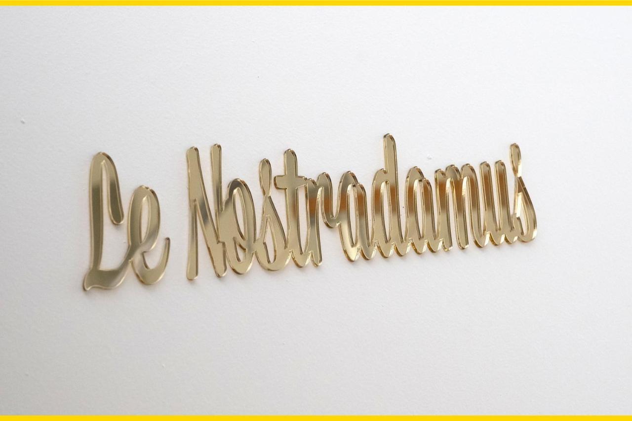 Le Nostradamus - Magnifique Appartement Cours Principal Plein Centre Avec Parking Salon-de-Provence Exterior foto