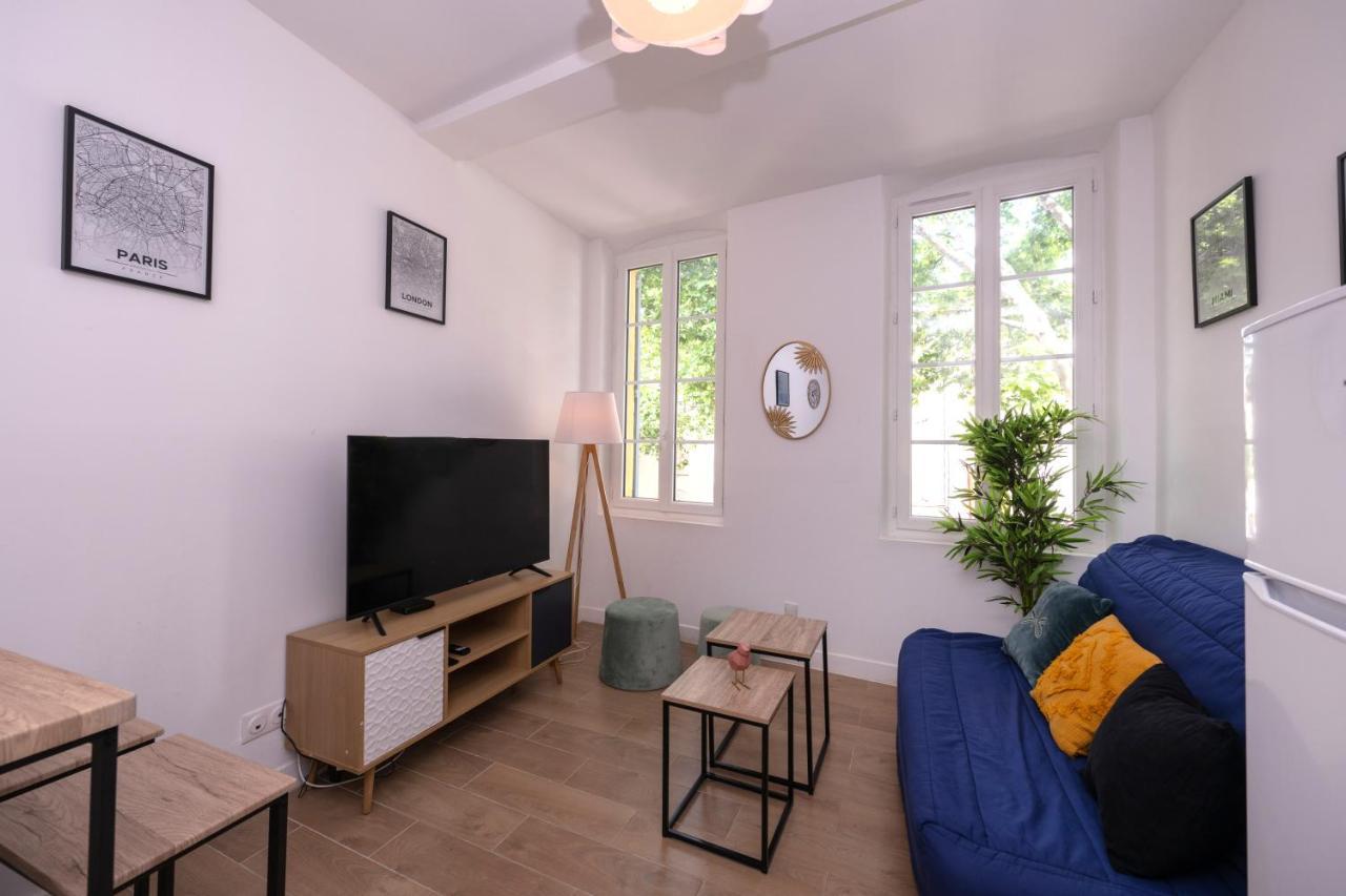 Le Nostradamus - Magnifique Appartement Cours Principal Plein Centre Avec Parking Salon-de-Provence Exterior foto