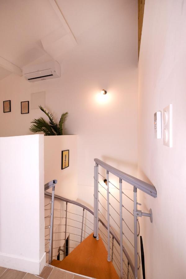 Le Nostradamus - Magnifique Appartement Cours Principal Plein Centre Avec Parking Salon-de-Provence Exterior foto